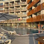 Paradadiso B 307 Two Bedroom Sea View アパート ネセバル