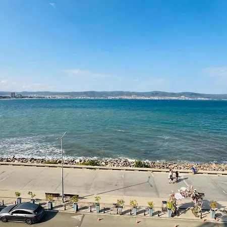 Paradadiso B 307 Two Bedroom Sea View * ネセバル