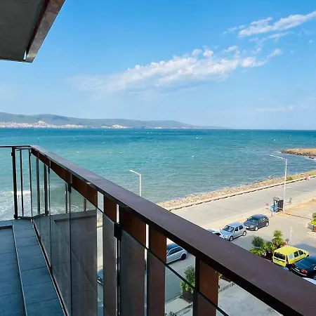 Paradadiso B 307 Two Bedroom Sea View アパート