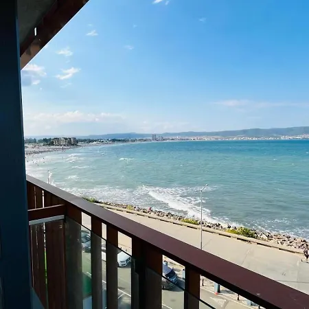 Paradadiso B 307 Two Bedroom Sea View アパート ネセバル
