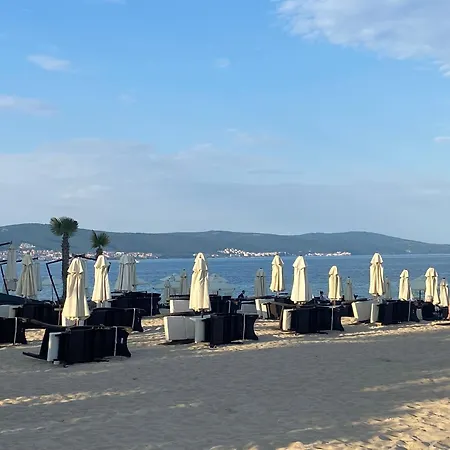 Paradadiso B 307 Two Bedroom Sea View Apartment *