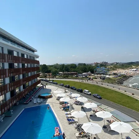 Paradadiso B 307 Two Bedroom Sea View アパート ネセバル